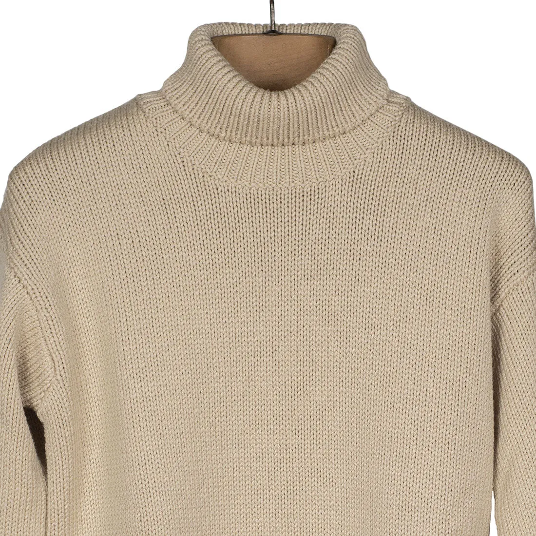 Turtleneck sweater in "Corda" beige superfine merino wool